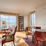 Residor - Beautiful, Bright 4P Apartment